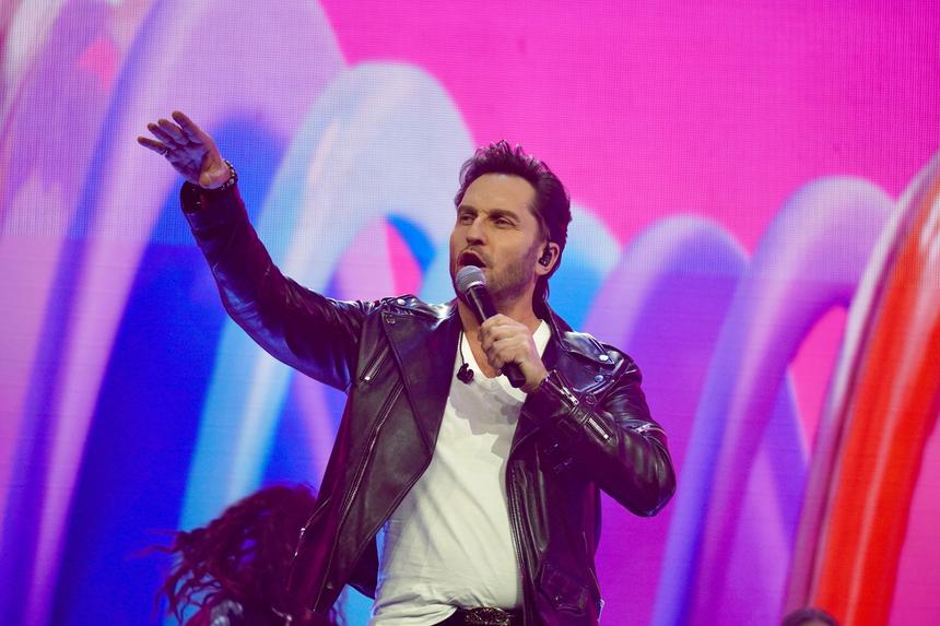 Шоумен Александр Ревва с женой и детьми улетел из России: известно, где находится артист