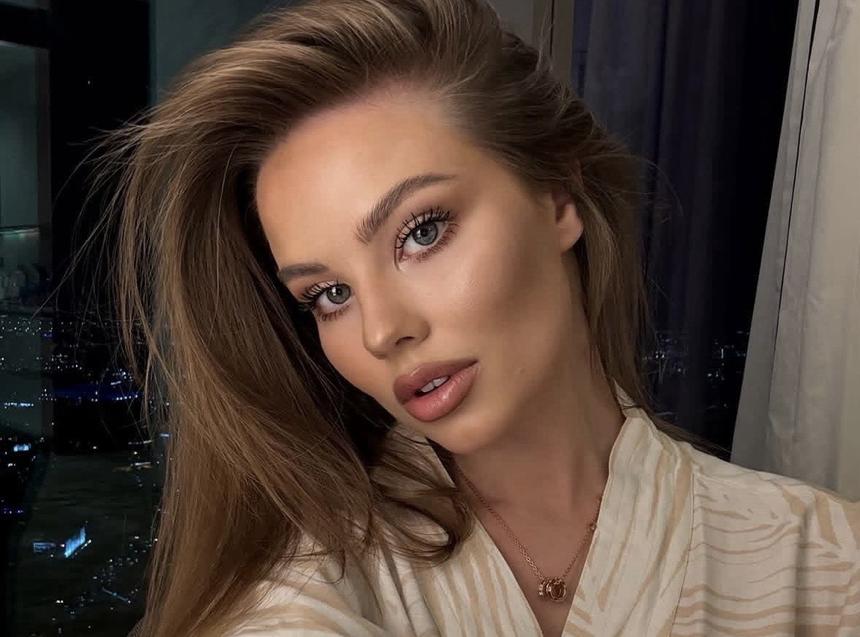 Невестка Валерии Шульгина вышла в свет в мини-платье через 3 месяца после родов