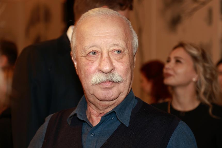 «Лег — значит умер»: Леонид Якубович раскрыл свой секрет долголетия в 80-летний юбилей