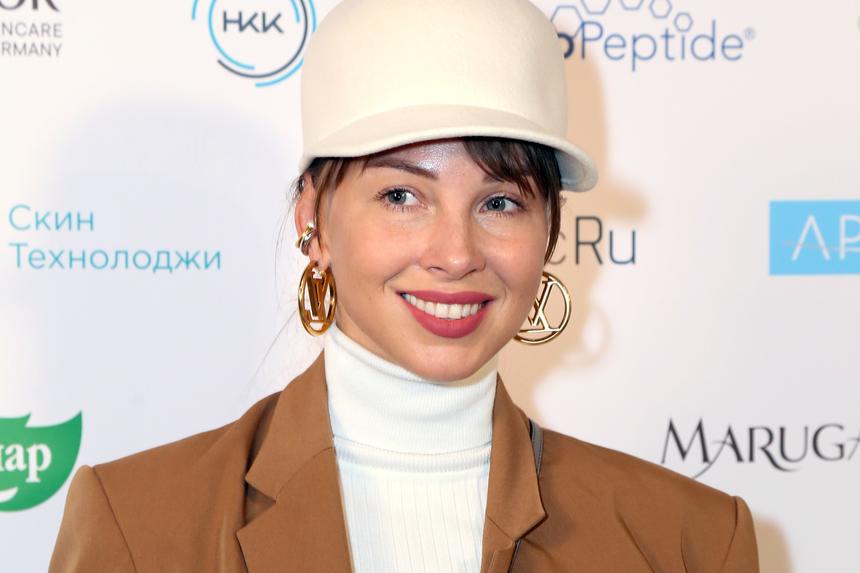 Жена Романа Товстика назвала слишком жестоким его пост с благодарностью Дибровой