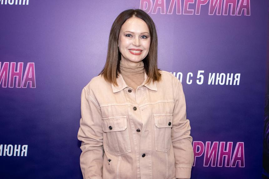 «До сих пор помню этого мальчика»: Ирина Безрукова рассказала о курортных романах