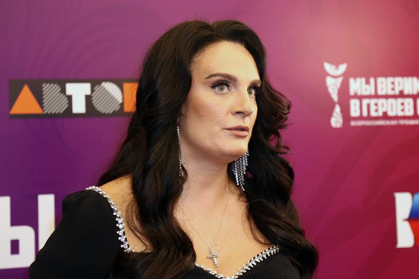 «Трудно общаться»: автор песни Леонтьева рассказала о непростой работе с Ваенгой