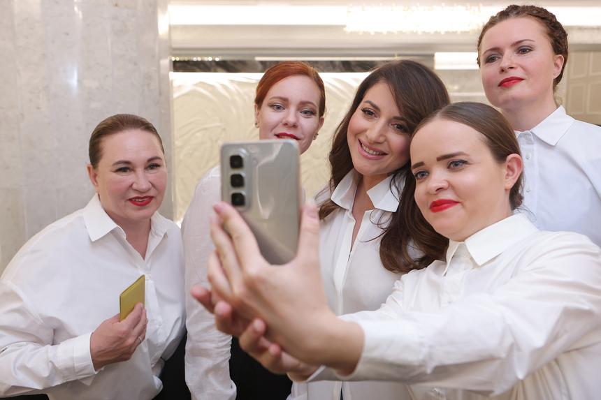 Жасмин призналась, что была недовольна формой носа и планировала убрать горбинку