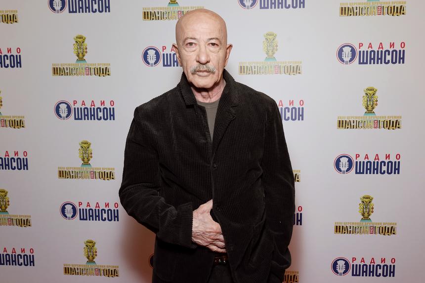 Александр Розенбаум вышел на связь после слухов об экстренной госпитализации