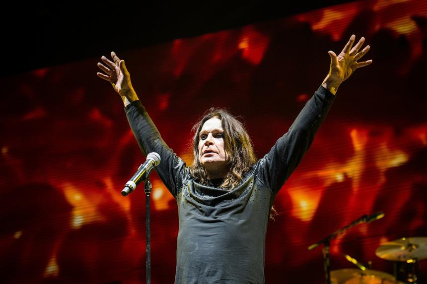 Музыкант лишился места в группе после неудачной шутки про Оззи Осборна