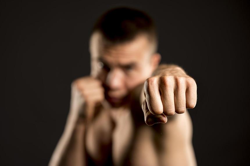 «Били ногами по голове. Он чудом остался жив»: в Перми мать избитого студента пытается наказать обидчиков сына