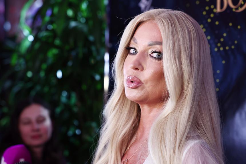 «Позволяет себе такое на сцене»: Волочкова назвала «полной дичью» номер Булановой с подтанцовкой