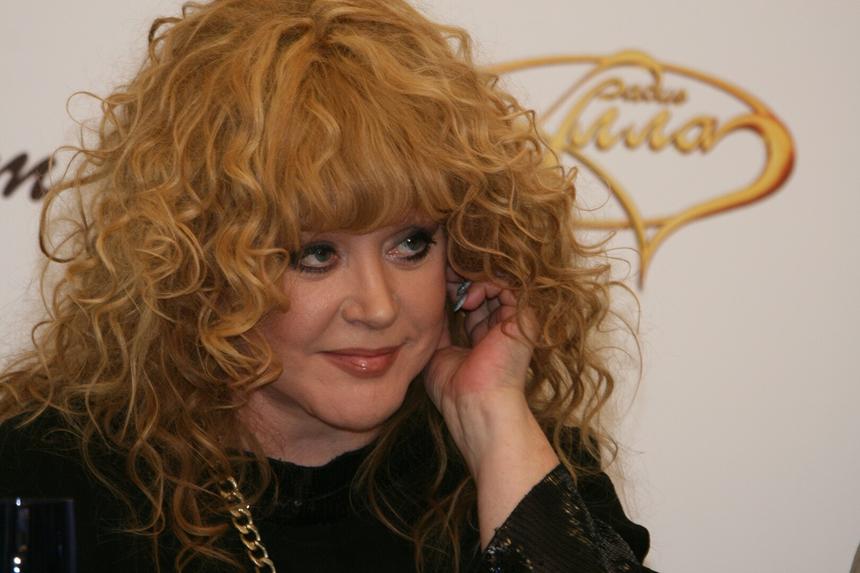 «Работают на два фронта»: раскрыта правда о влиятельных друзьях Аллы Пугачевой в России