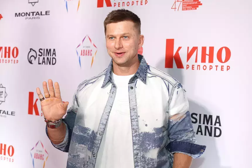 Актер Роман Курцын заработал на бренде одежды 800 тысяч рублей