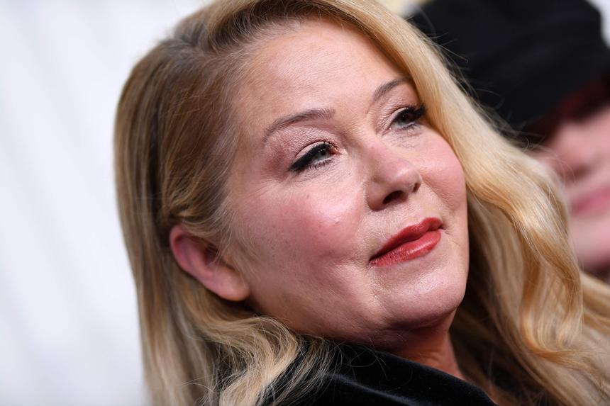 53-летнюю актрису Кристину Эпплгейт госпитализировали с почечной инфекцией