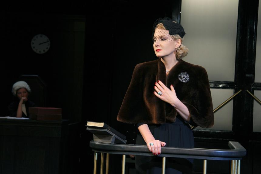 Тревожные расстройства и депрессия: что ждет любительницу шампанского Ренату Литвинову