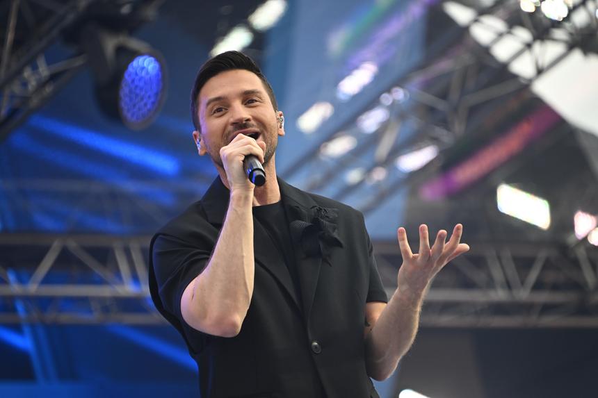 Певец Сергей Лазарев высмеял подтанцовку Татьяны Булановой