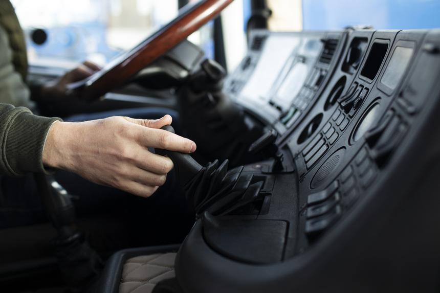 В Москве водитель фуры умер в пробке