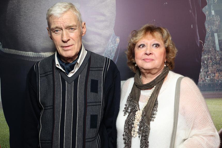 75-летнего актера Бориса Щербакова госпитализировали после падения на балконе