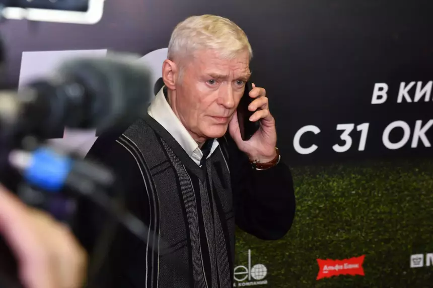 «Не надо меня мучить»: жена Бориса Щербакова высказалась о его состоянии после падения на балконе