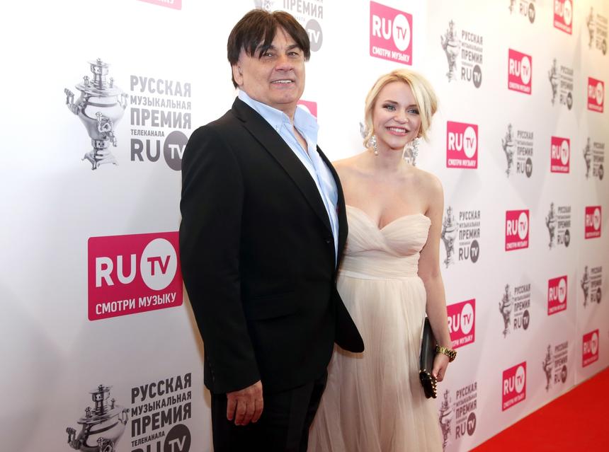 «Девочки этого дать не могут»: певец Серов не захотел молодую невесту, как у Лепса