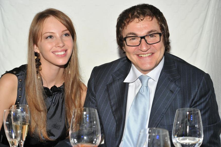 Получила удар по репутации: почему бывшая жена любовника Полины Дибровой публично защищает его