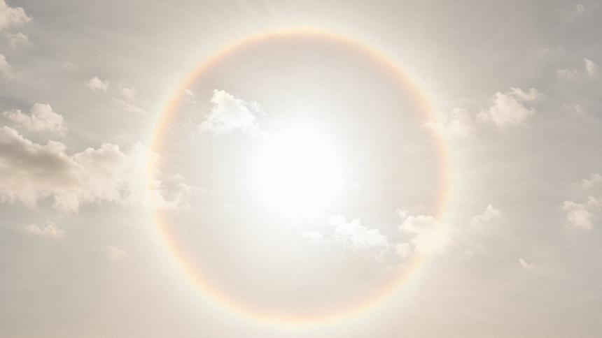 Офтальмолог рассказала, почему не стоит смотреть на солнце