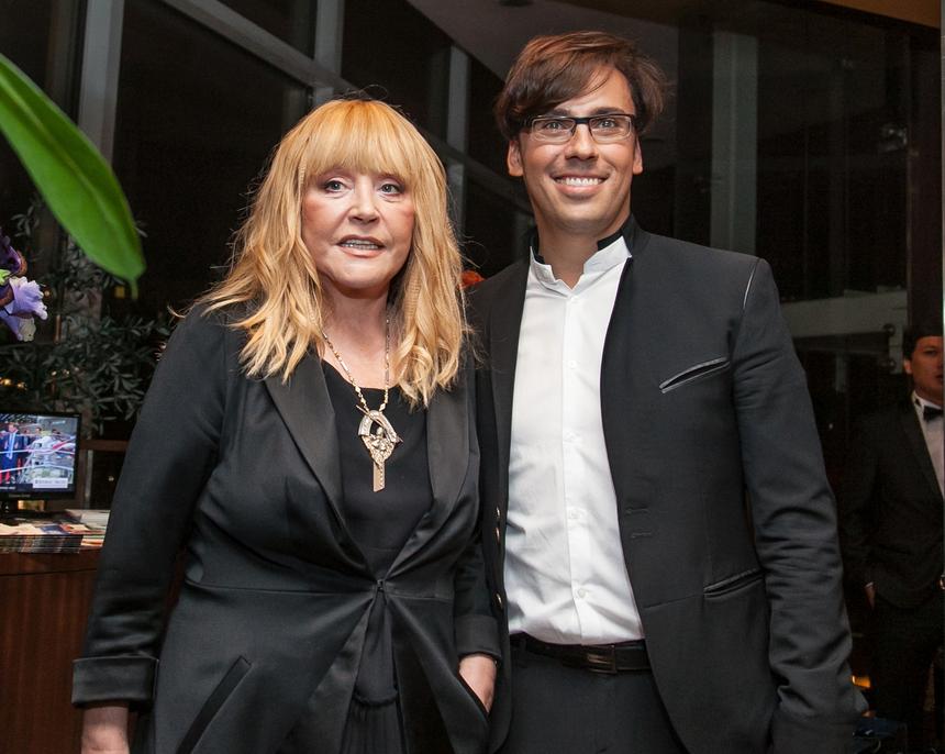 «У грузчиков изымали телефоны»: Галкин* запретил снимать замок в Грязи, который разваливается на глазах