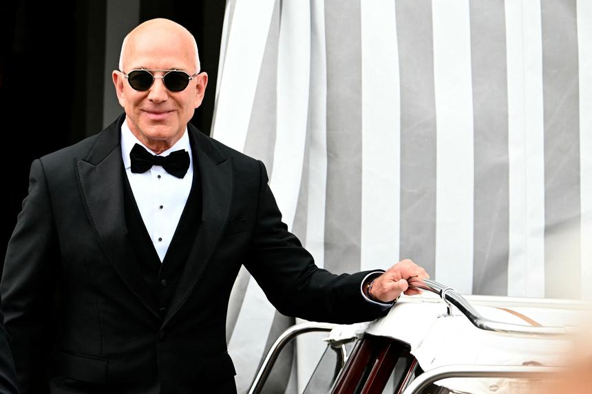 Первый инвестор Amazon: умерла в возрасте 78 лет мать Джеффа Безоса