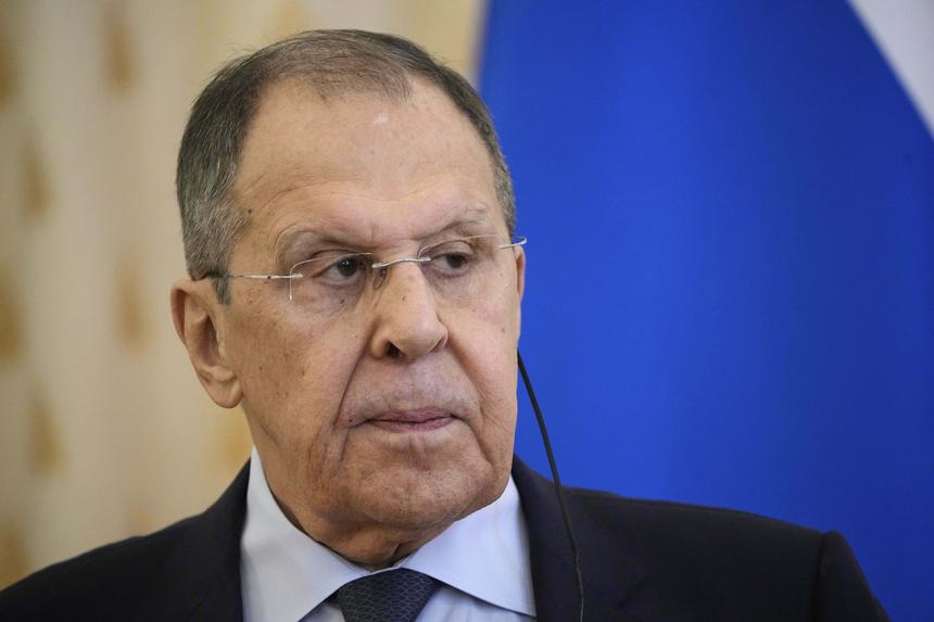 Глава МИД России Сергей Лавров прибыл на Аляску в футболке с надписью «СССР»