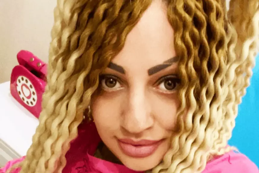 «Ты умрешь!»: на больную раком певицу Алину Ростовскую напали в Адлере из-за внешнего вида