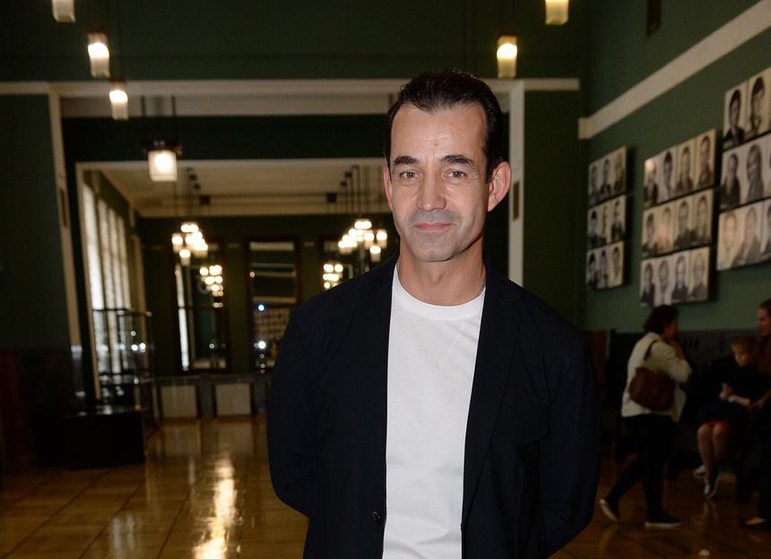 Отказал в личном приеме и оскорбил: на актера и депутата Дмитрия Певцова подали в суд