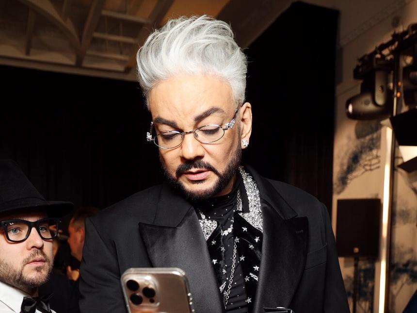 «Может привести к инфекции»: у Филиппа Киркорова заподозрили серьезные проблемы из-за незаживающей раны