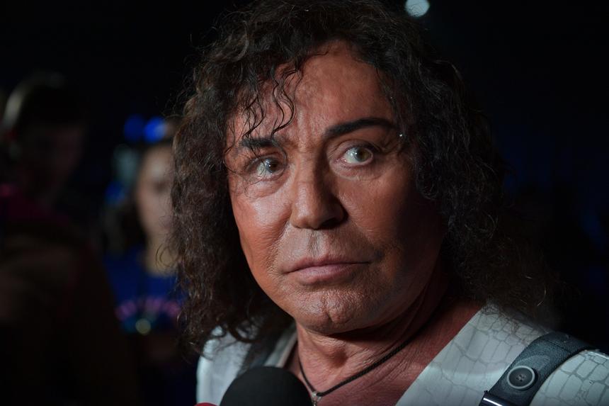 «Может получить неровное лицо или потерю мимики»: что грозит увлекшемуся пластикой Валерию Леонтьеву