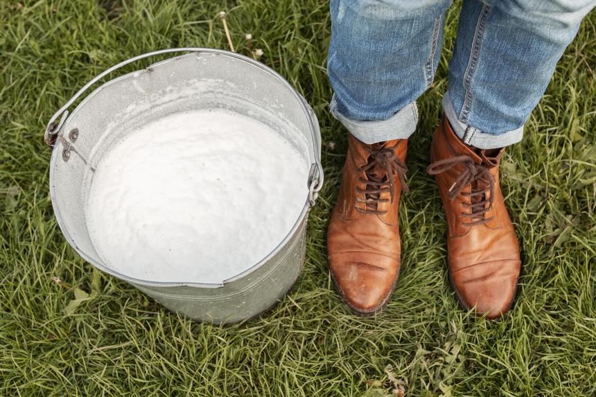 Отец утопил трехмесячного сына в ведре с моющим средством, чтобы наказать жену