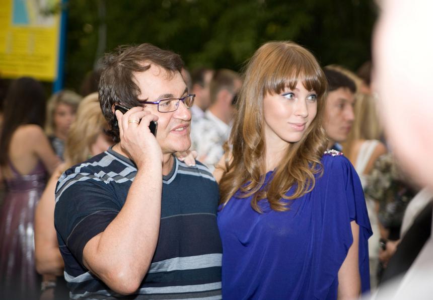 «Запалила в аэропорту, и ей все стало понятно»: как жена любовника Полины Дибровой узнала об измене мужа