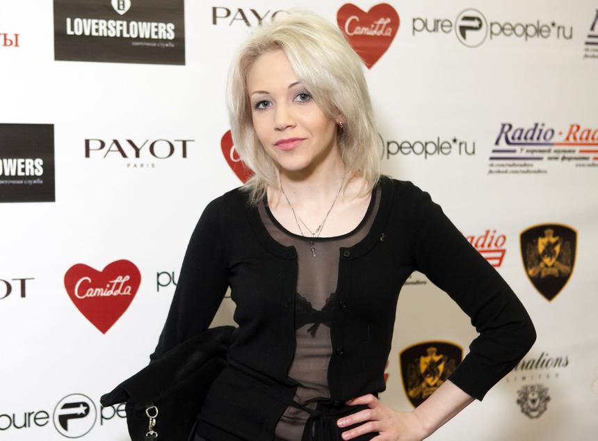 Личность мужа скрывает: 40-летняя выпускница «Фабрики звезд» Елена Терлеева впервые вышла замуж