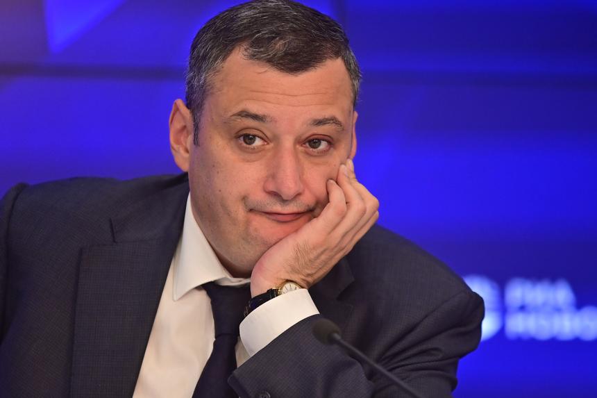 «Не зря я освящал кабинет»: Хинштейн прокомментировал решение Смирнова заключить сделку со следствием