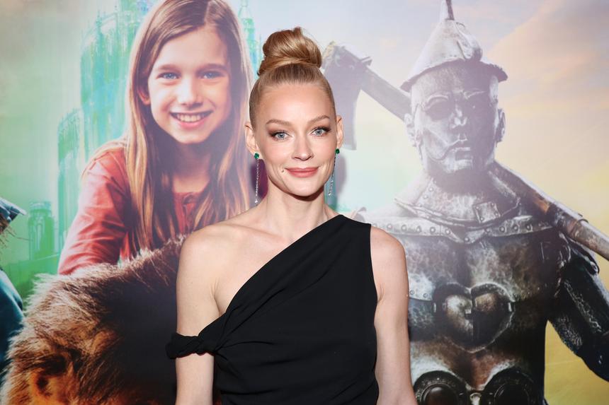 «Неужели свадьба?»: Светлана Ходченкова спровоцировала слухи о тайном замужестве