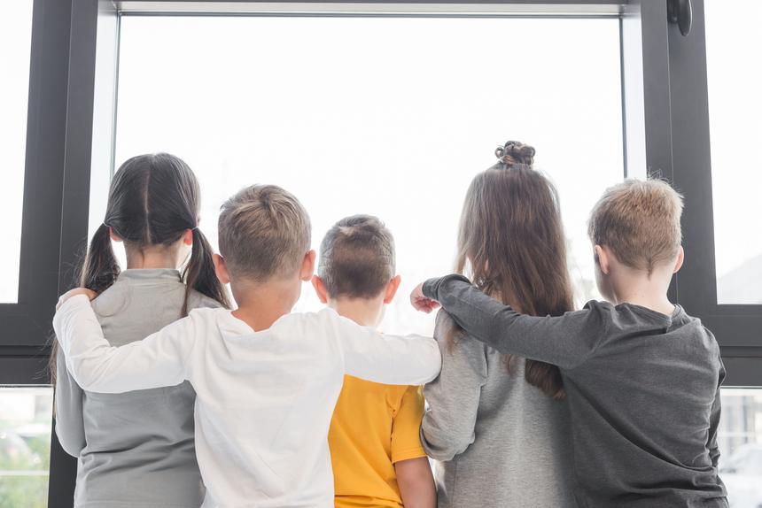 «Воспитатели не знают, как с ней общаться»: россиянка устроила драку в детском саду из-за замечания