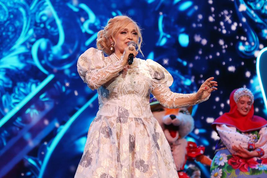 В Москве продают кокошник Надежды Кадышевой: сколько стоит головной убор певицы