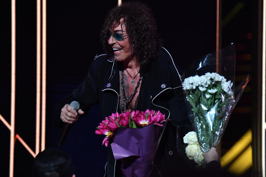 Зал аплодировал стоя: как встретили вернувшегося из США Валерия Леонтьева