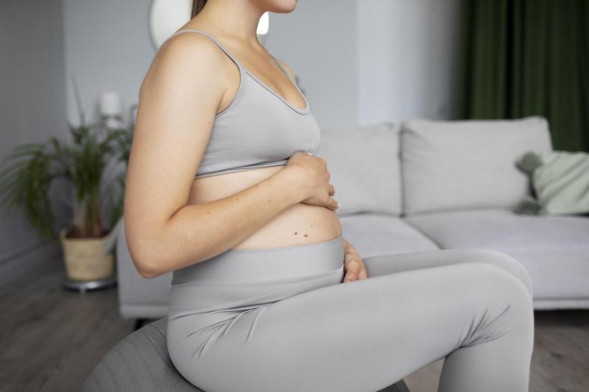 Россиянку на 30-й неделе беременности сняли с рейса из-за отсутствия разрешения на перелет