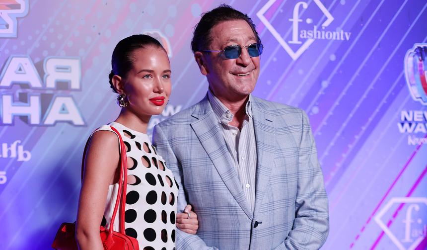 Невеста Лепса пришла на закрытие «Новой волны» в образе дороже 670 тысяч рублей