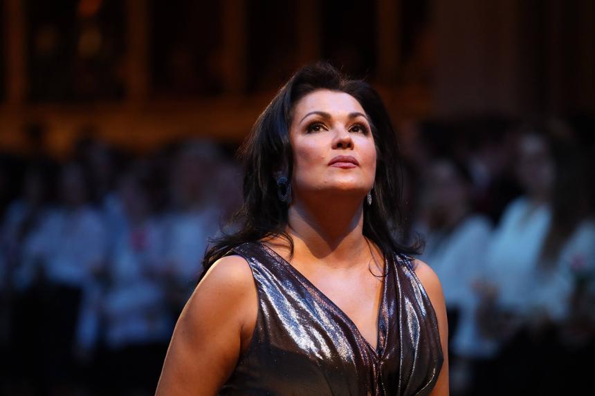 Тайные концерты для олигархов и новый возлюбленный: как живет в эмиграции разведенная Анна Нетребко