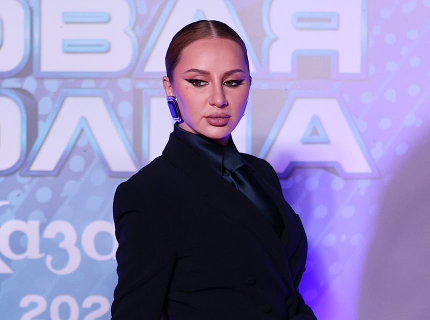 Вика Цыганова заподозрила Анну Asti в служении дьяволу из-за оформления ее шоу