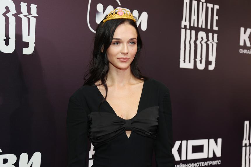 «Вы не там копаете»: актриса Софья Синицына намекнула на помолвку