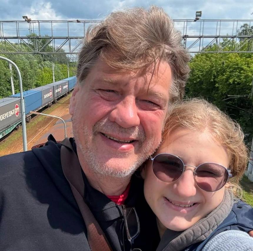 Юлия Куварзина засняла могилу бывшего мужа Алексея Аптовцева после похорон