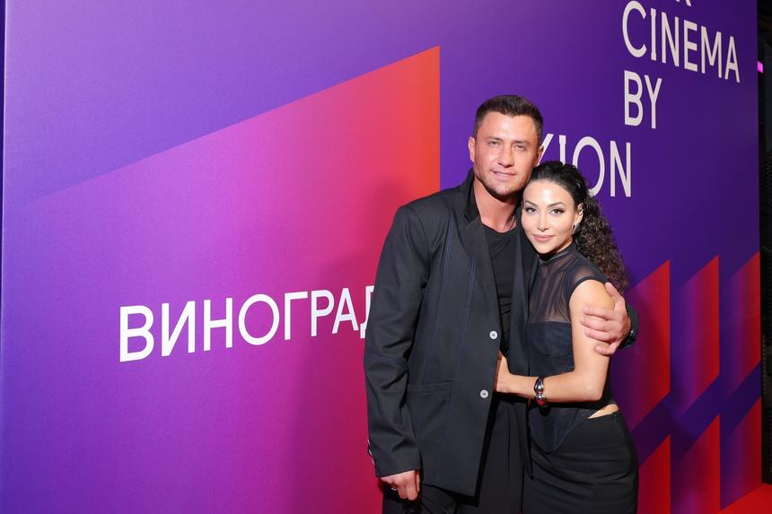 Павел Прилучный с женой Зепюр, Нино Нинидзе и Софья Синицына: в Москве состоялась премьера сериала «Виноград»