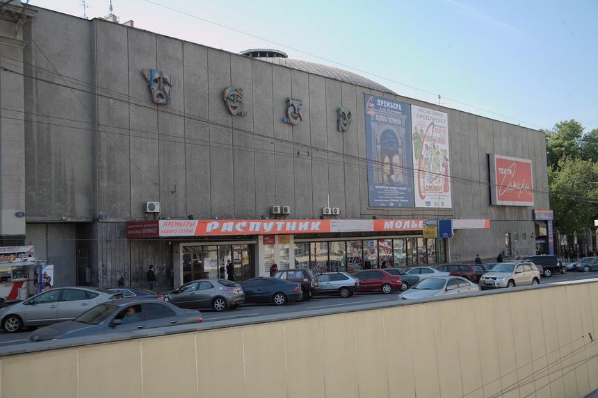 По подозрению в мошенничестве задержан экс-директор Театра сатиры Мамедали Агаев