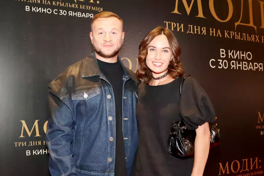 «Она в себе уверена»: Дмитрий Журавлев рассказал, ревнует ли его супруга к соведущей Олесе Иванченко