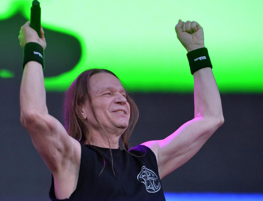 «Хотелось бы сохранить искру, чтобы не угаснуть»: Кипелов раскрыл проблемы со здоровьем в 67 лет