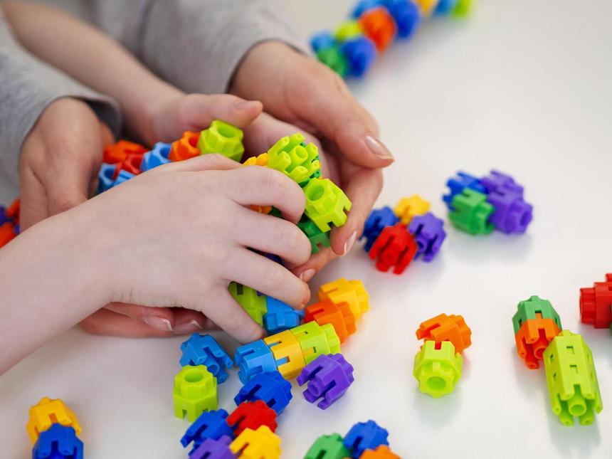 В Екатеринбурге молодую маму избили до сотрясения мозга в очереди за место в сад