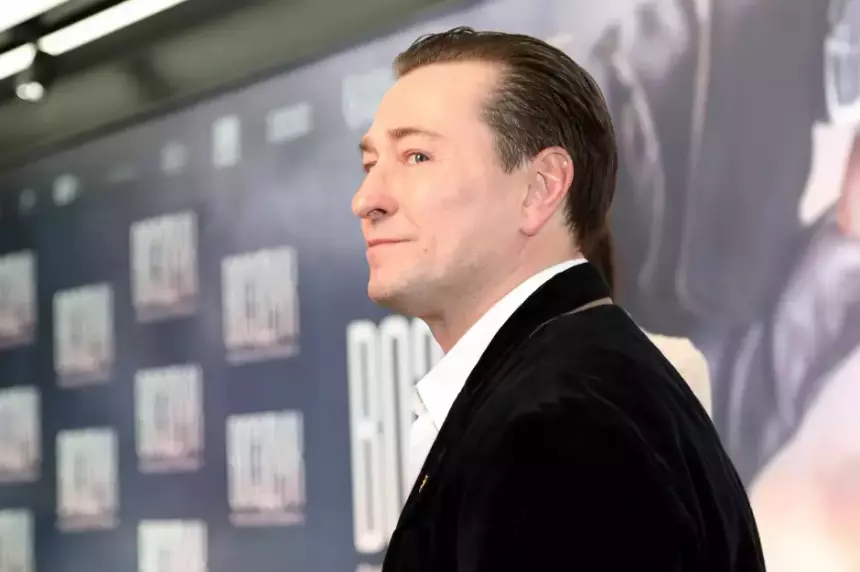 «Жалко очень»: Сергей Безруков рассказал об отмене гастролей в Азербайджане