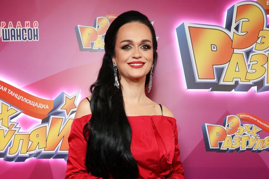 «Достойна самого лучшего»: поклонник подарил Славе кольцо за 540 тысяч